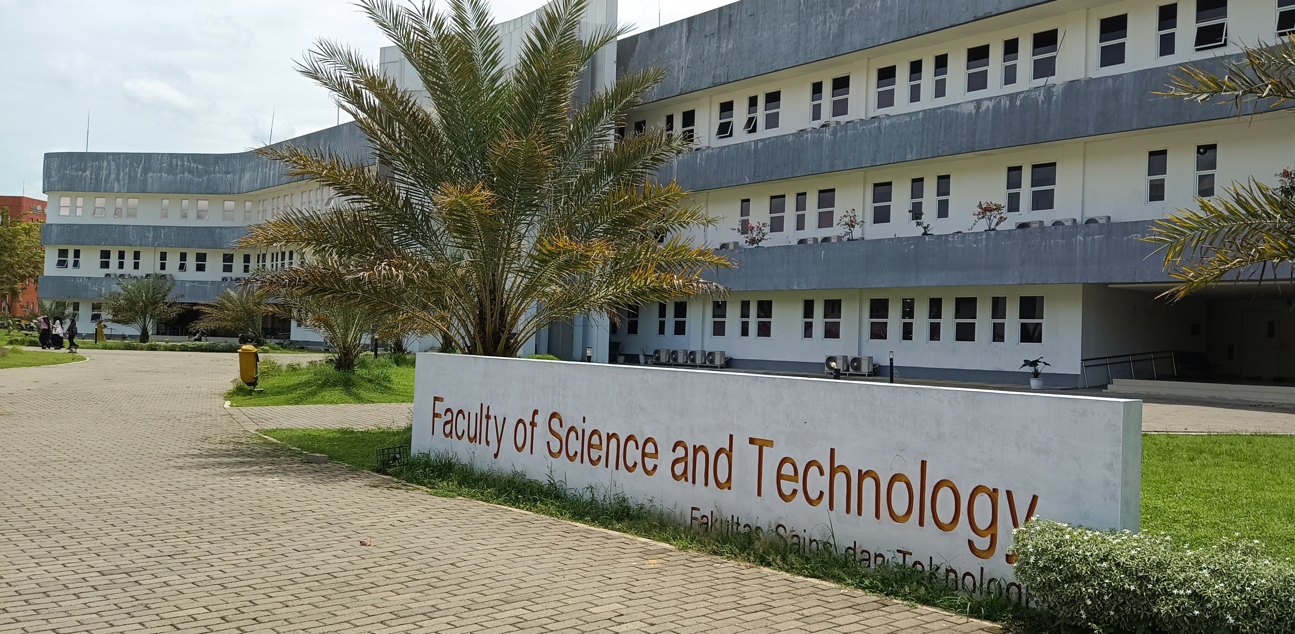Sejarah Fakultas Sains dan Teknologi